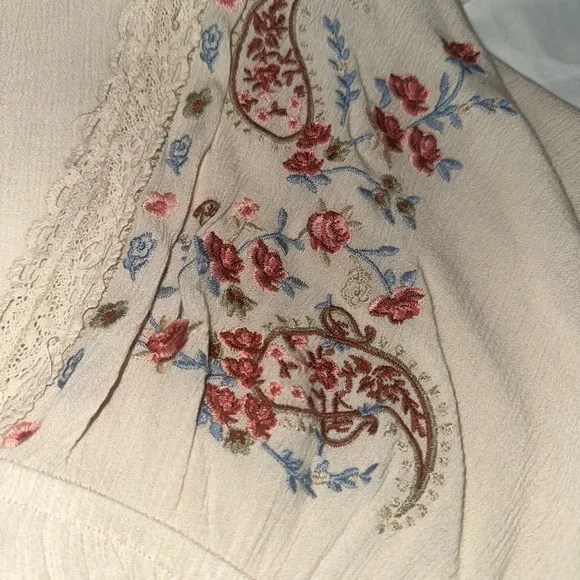 White Embellished Peplum Blouse with Bib Collar - Picture 3 of 4